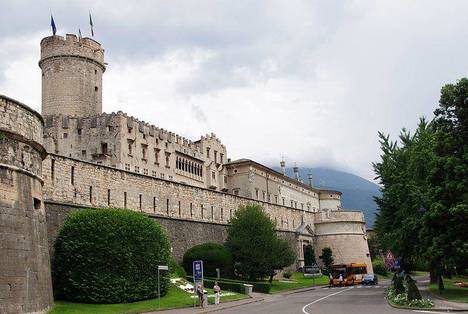 800px-20110727_Trento_Buonconsiglio_Castle_6609